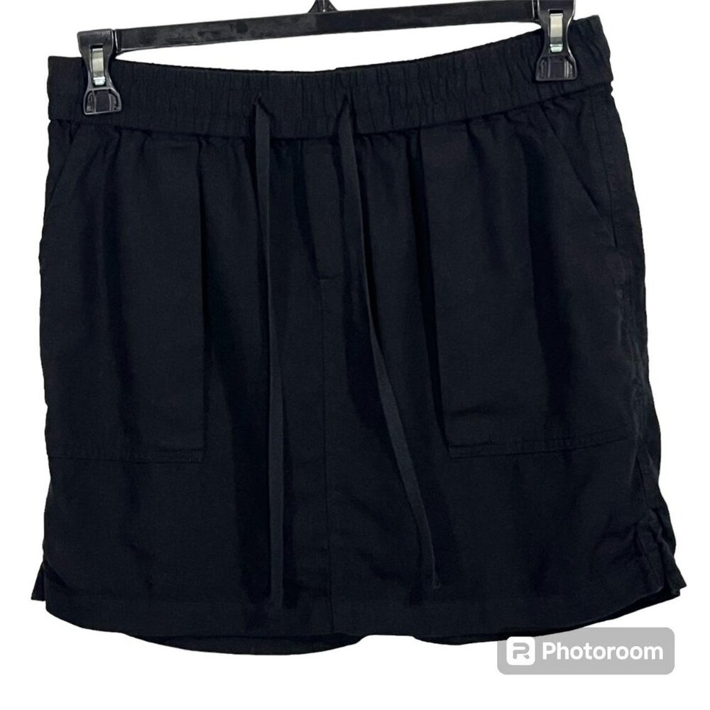 Old Navy Black stretchy waistband skirt with‎ lace & pockets Size Small
